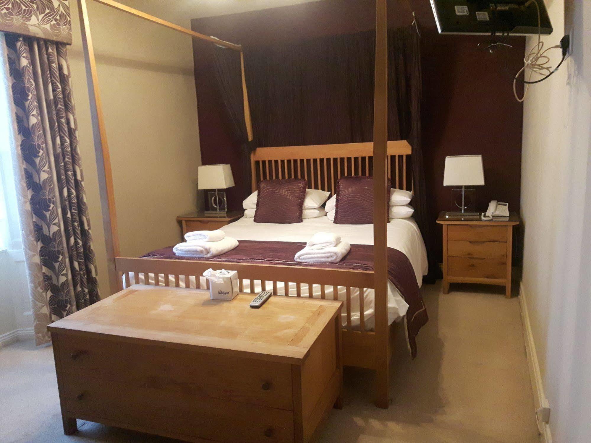 The Wheatsheaf Hotel คอร์บริดจ์ ภายนอก รูปภาพ