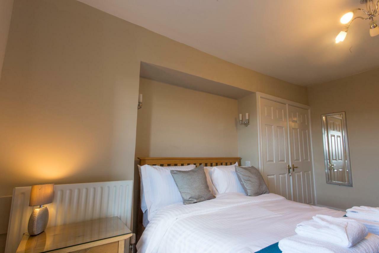 The Wheatsheaf Hotel คอร์บริดจ์ ภายนอก รูปภาพ