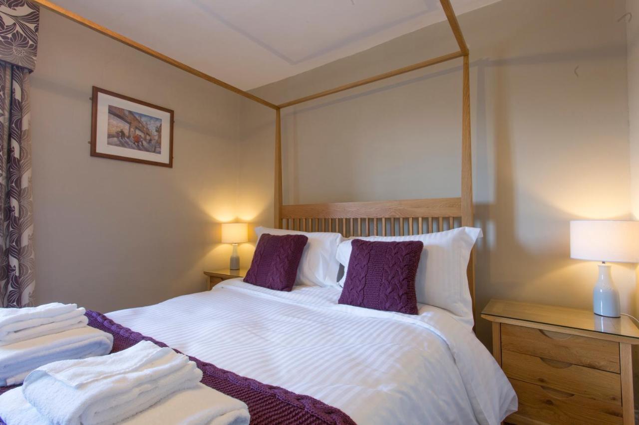The Wheatsheaf Hotel คอร์บริดจ์ ภายนอก รูปภาพ